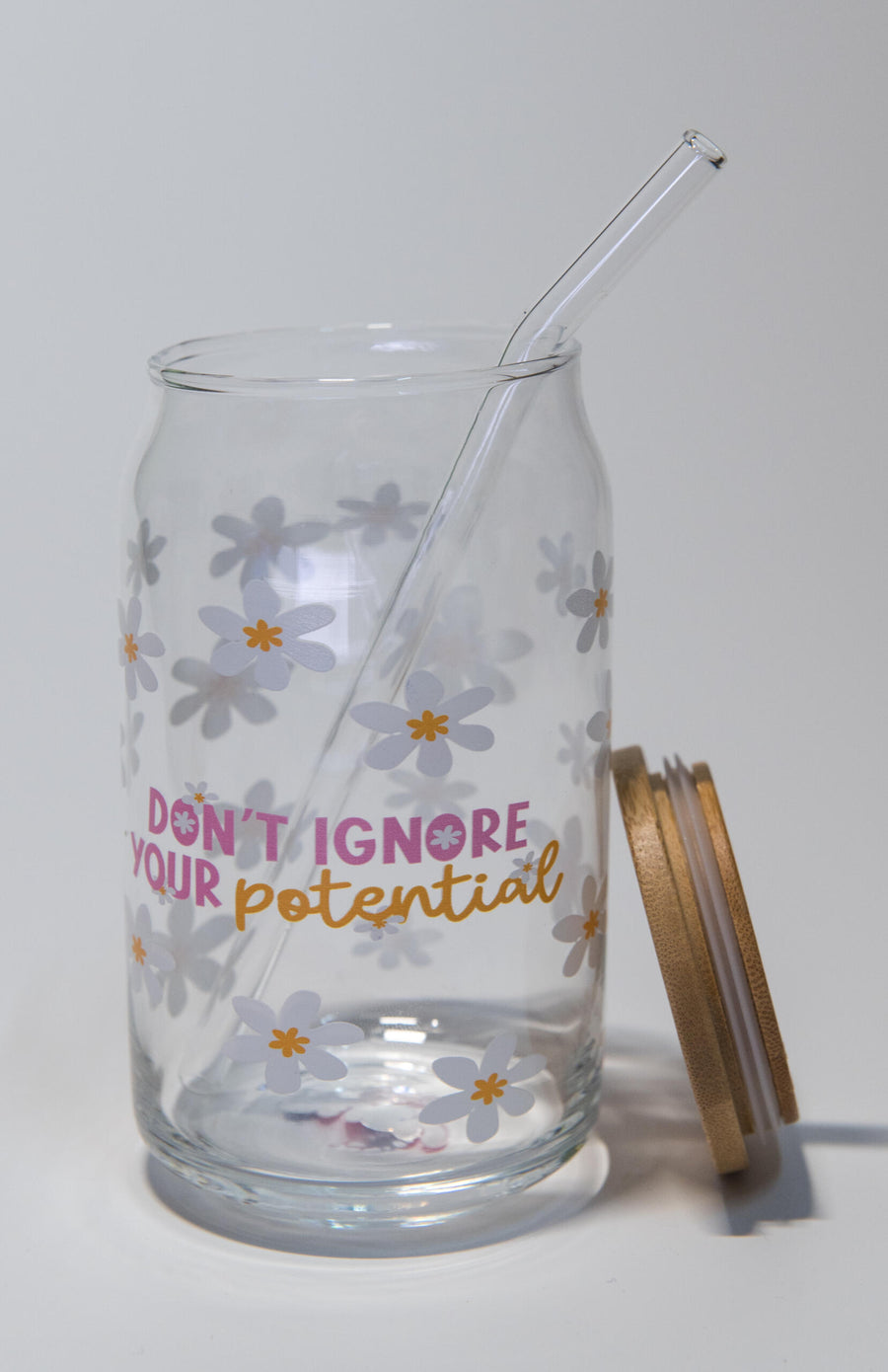 كوب بطبعة زهرة – 16 أونصة. مستوحى من الأزهار